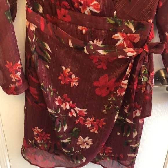 NWT Guess Camilla Floral Dress with Gold Threads Size 2 - Picture 4 of 12